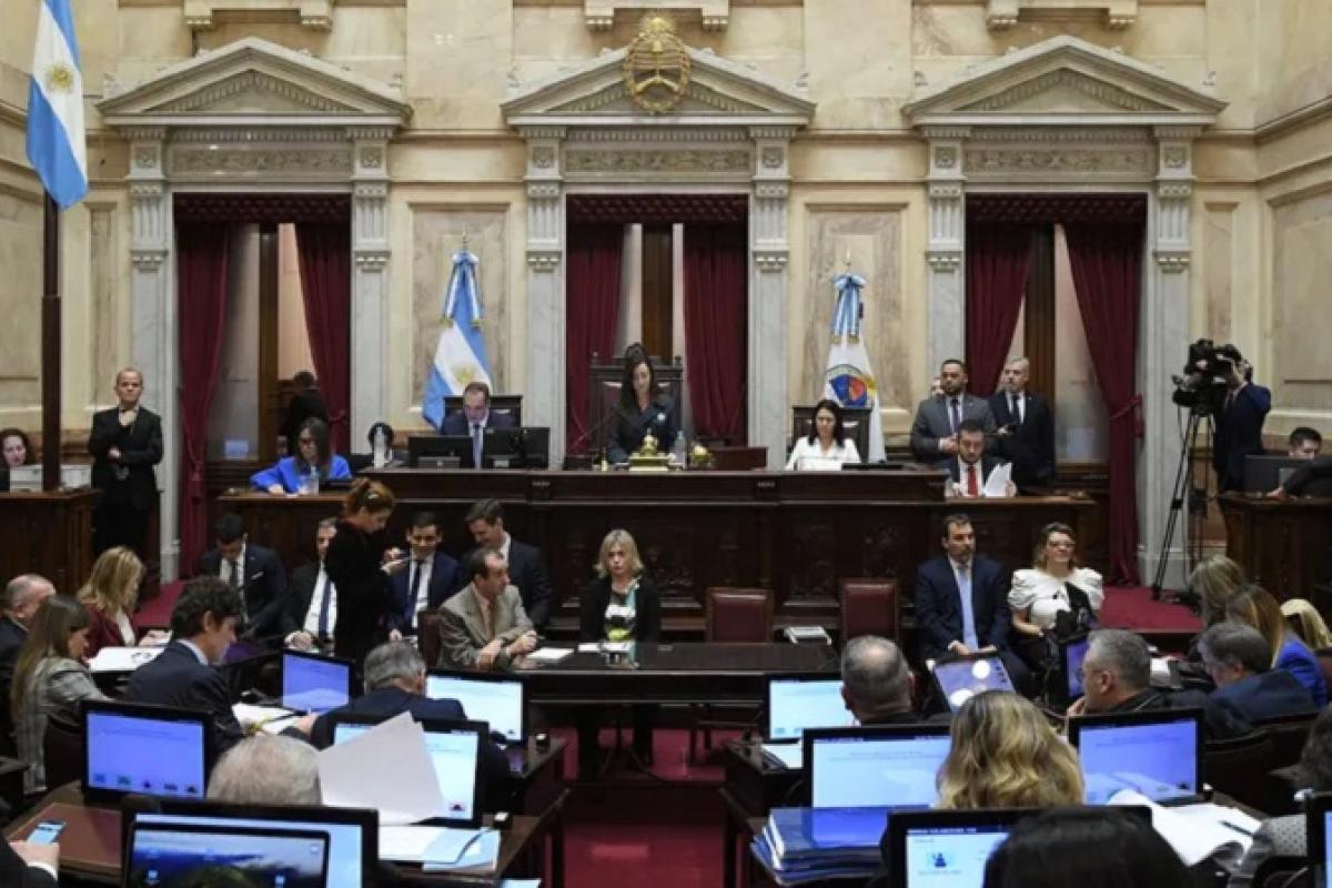 Senadores recibirán un 