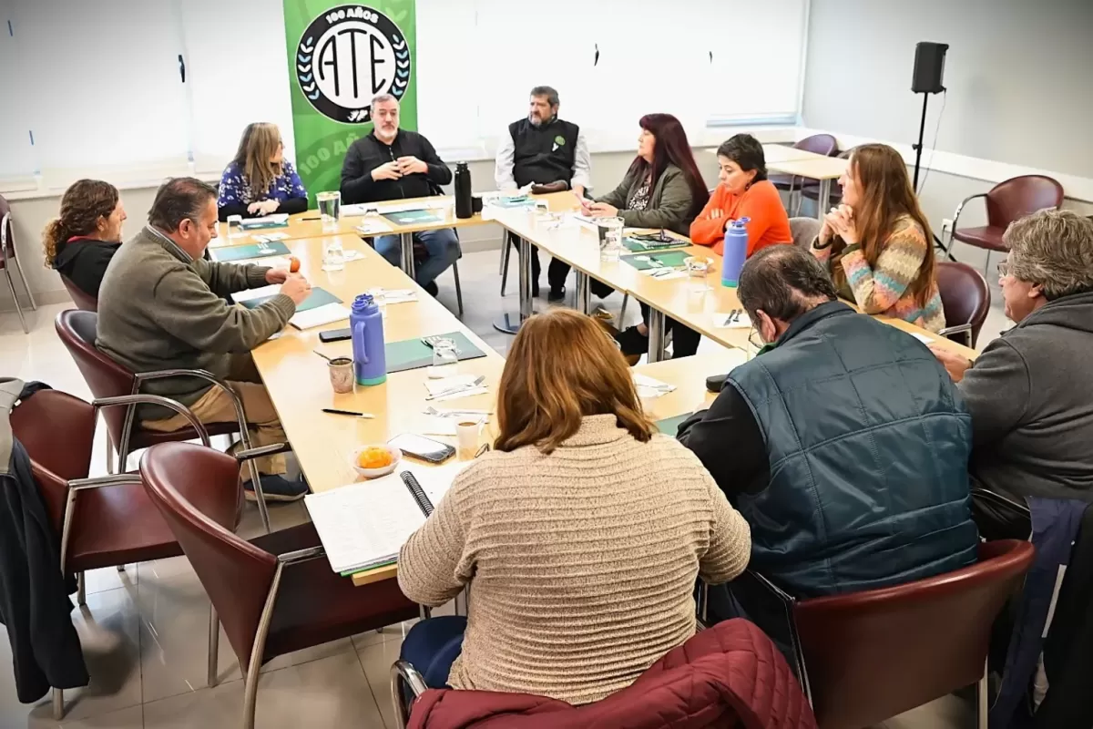 ATE Declara Asamblea Permanente y Movilización en Rechazo a Aumento Salarial Insuficiente