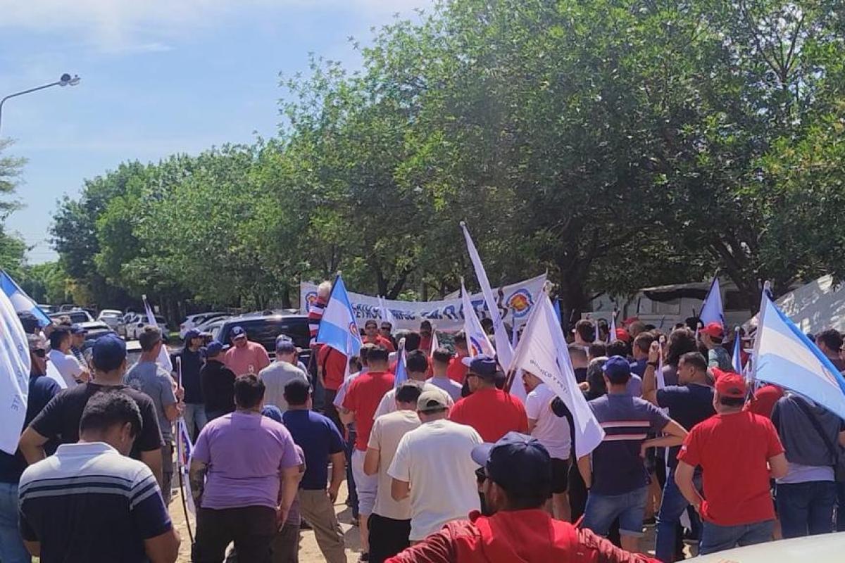 La Justicia Laboral Ordena la Reincorporación de 25 Trabajadores Despedidos por Participar en una Huelga en la Química FADEMI