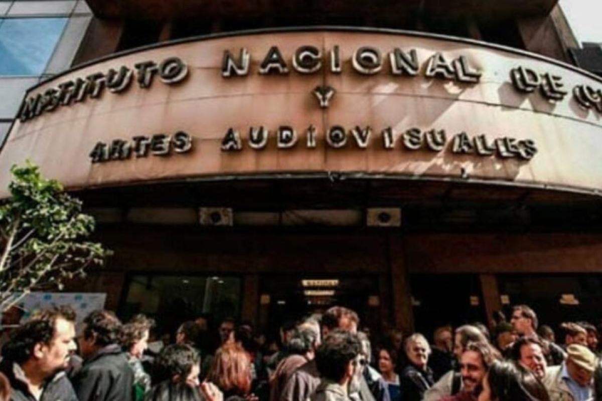 Más recortes: El Gobierno manda a disponibilidad al personal de planta permanente del INCAA