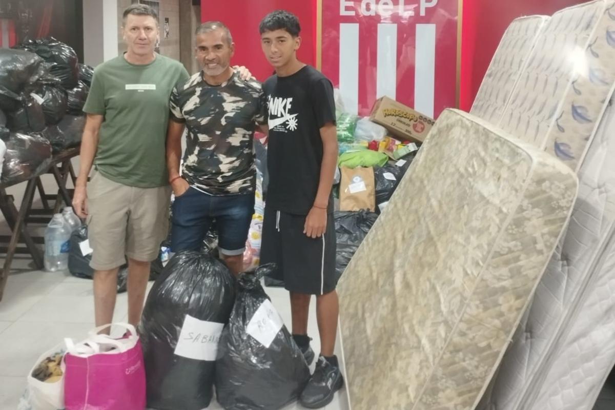 La Familia Pincha se hizo presente en Bahía Blanca con un acto solidario ante el temporal