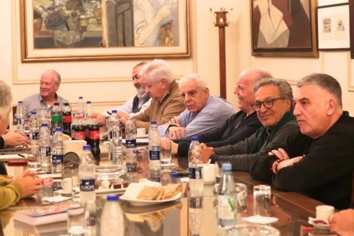 La CGT se Enfrenta a una Crisis de Liderazgo y Estrategia en la Era de la Ley de Bases