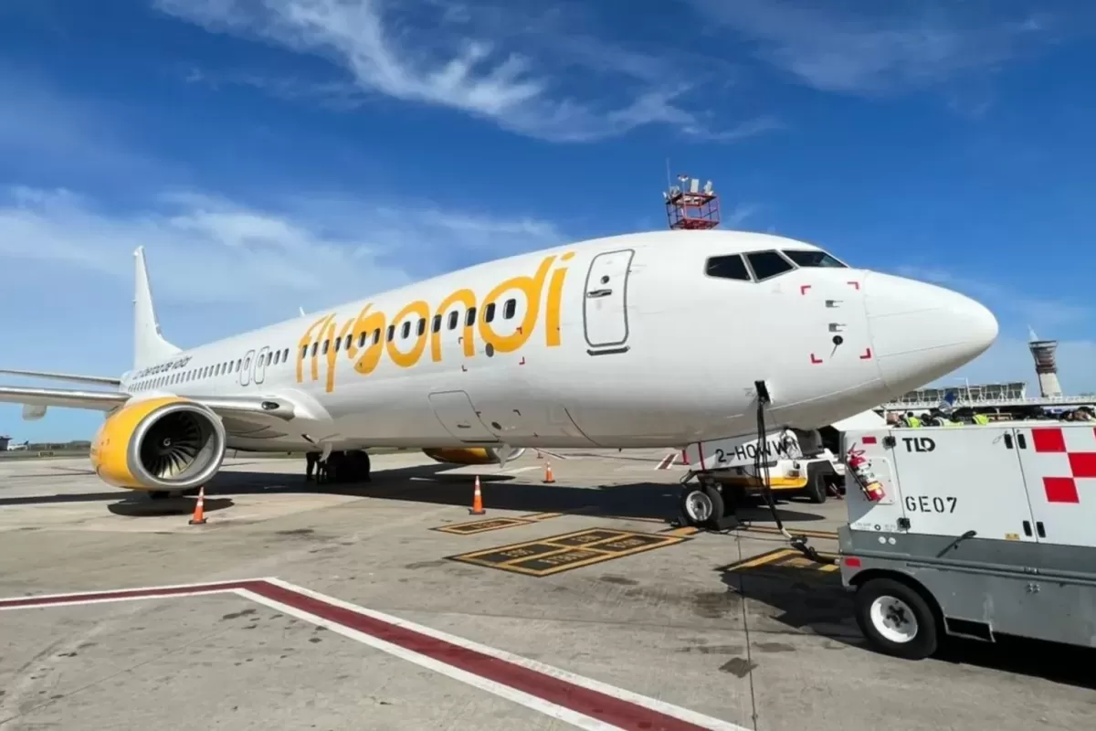 Flybondi: Reclaman garantías de horas de vuelo y alertan sobre aumento de tripulación extranjera