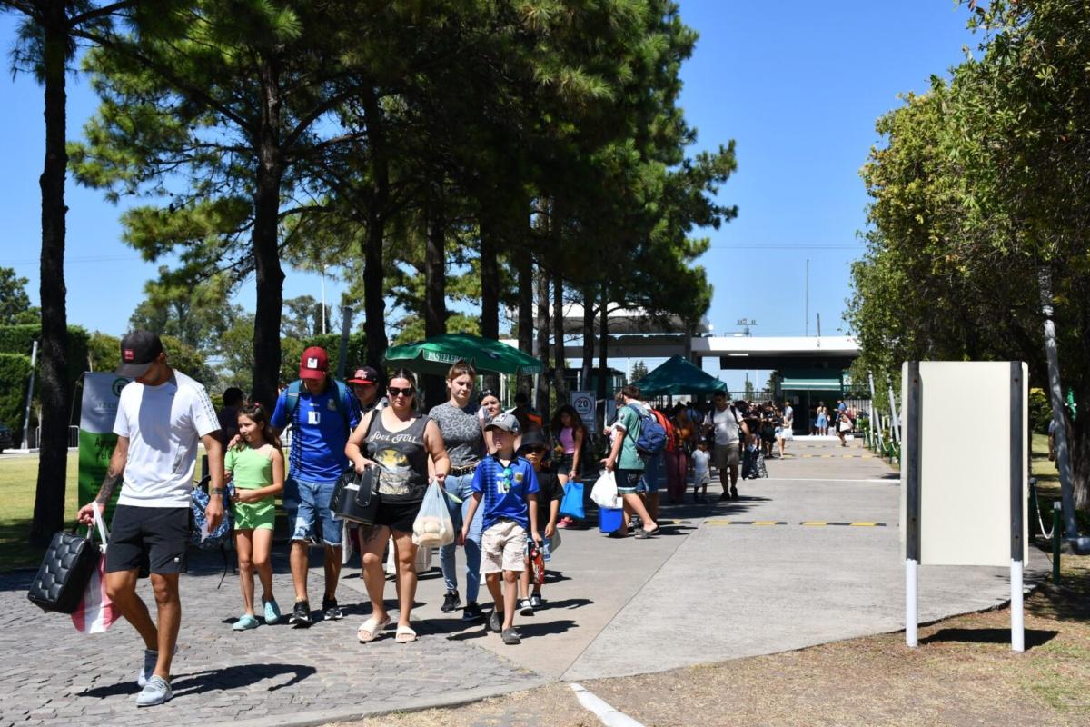 Los Pasteleros celebraron su día con una masiva fiesta, pero mantienen el alerta por la negativa empresarial a negociar salarios