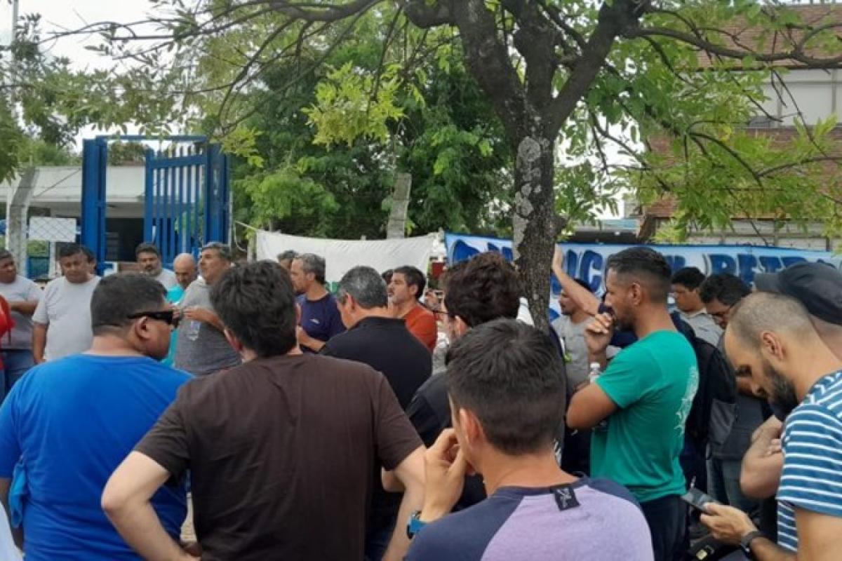 Linde plc intenta imponer preacuerdo para excluir a trabajadores despedidos, pero la resistencia sindical persiste