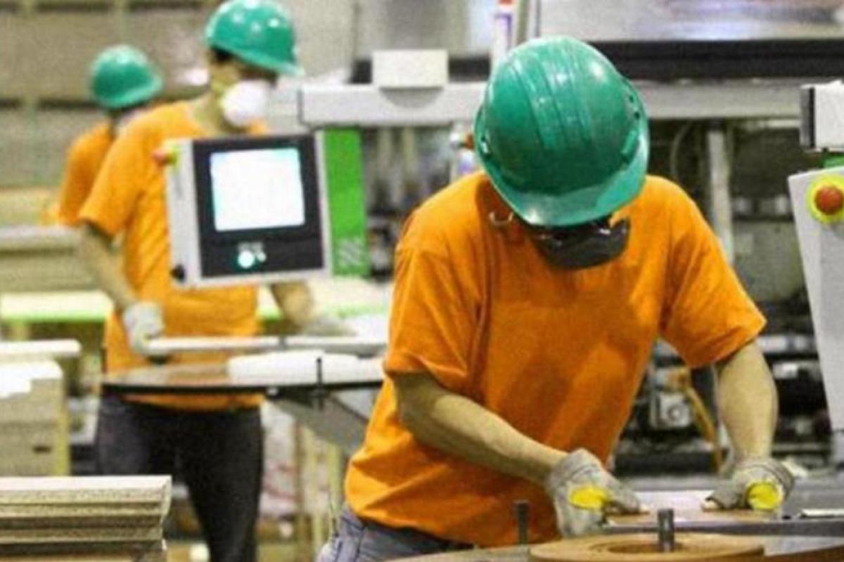 La industria pyme creció en diciembre pero cerró 2024 con una caída acumulada del 9,8%