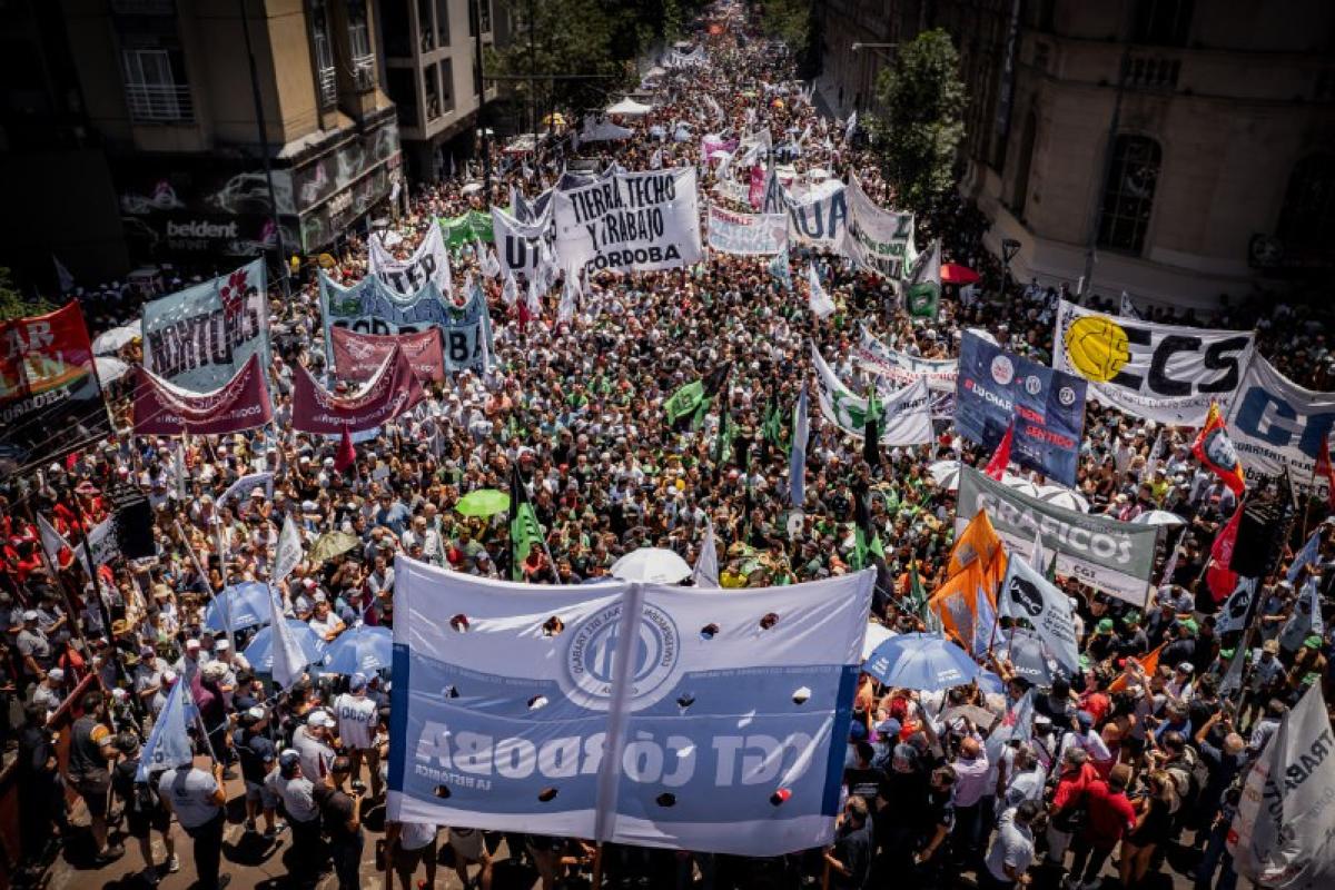 Córdoba convoca a paro general en rechazo a la represión frente al Congreso y las políticas del gobierno