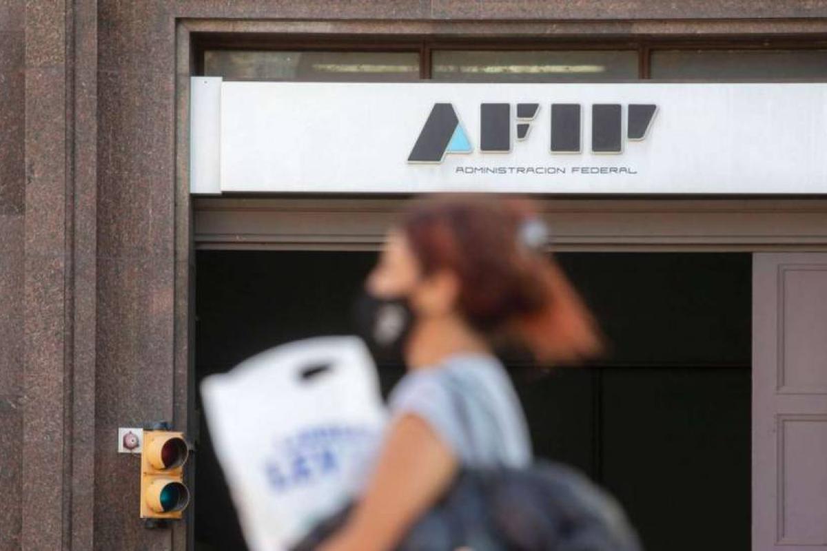 Gremios de la AFIP Responden al Gobierno: Informe sobre Salarios y Personal en Medio de la Controversia