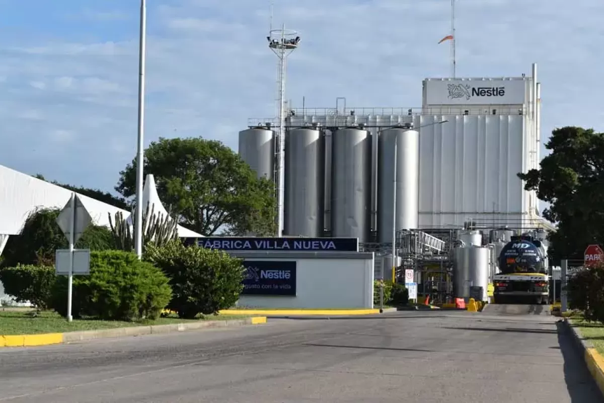 Nestlé paraliza planta en Córdoba por sobrestock y baja en ventas: ''La crisis llegó a la alimentación''