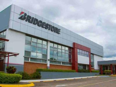 Bridgestone Argentina en la cuerda floja: Crisis de producción y guerra sindical sacuden a la planta de Lavallol