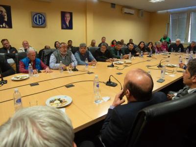 CGT y Gobernadores Peronistas Forjan Alianza Estratégica para Renovar el PJ y Enfrentar a Milei